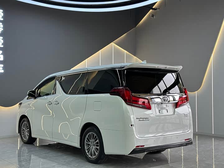 Фото 4 - Toyota Alphard