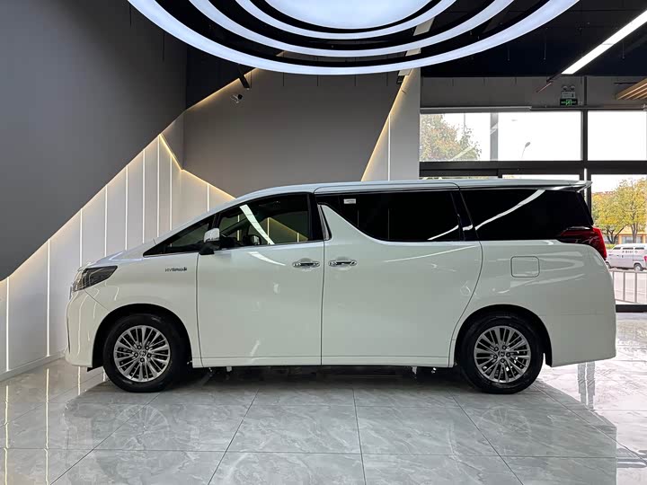 Фото 7 - Toyota Alphard