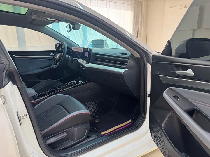 Фото 10 - Volkswagen Lamando L