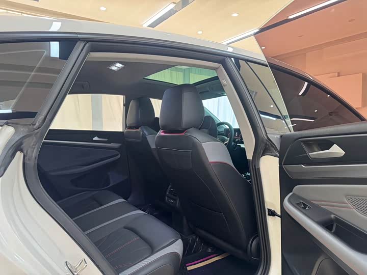 Фото 9 - Volkswagen Lamando L