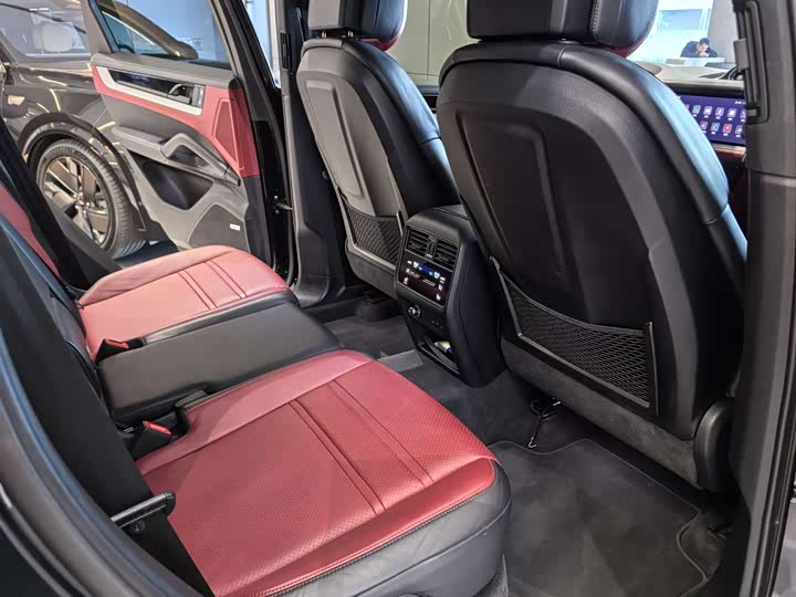 Фото 12 - Porsche Cayenne Hybrid