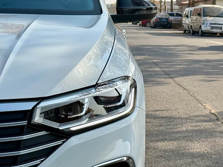 Фото 10 - Volkswagen Lavida