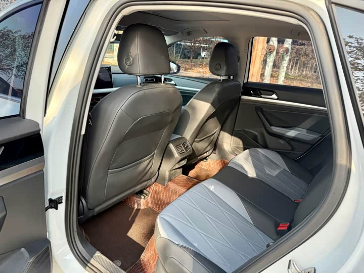 Фото 16 - Volkswagen Lavida