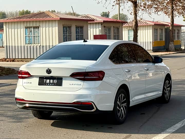 Фото 5 - Volkswagen Lavida