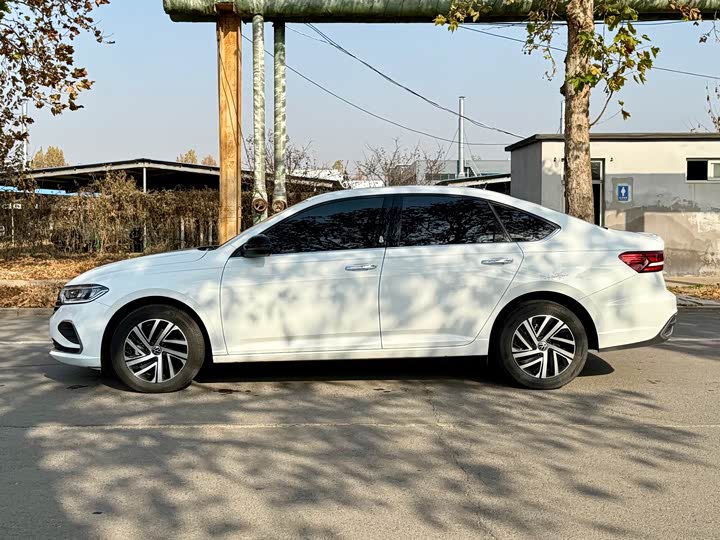 Фото 8 - Volkswagen Lavida