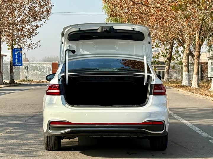 Фото 9 - Volkswagen Lavida