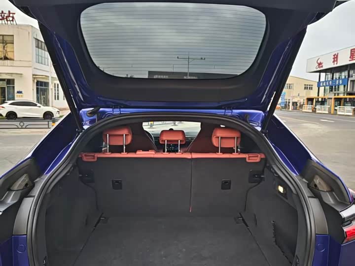 Фото 14 - Nio EC6