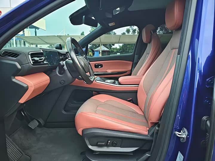 Фото 4 - Nio EC6