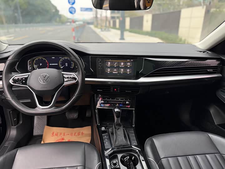 Фото 10 - Volkswagen Passat