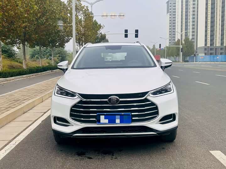 Фото 3 - BYD Tang