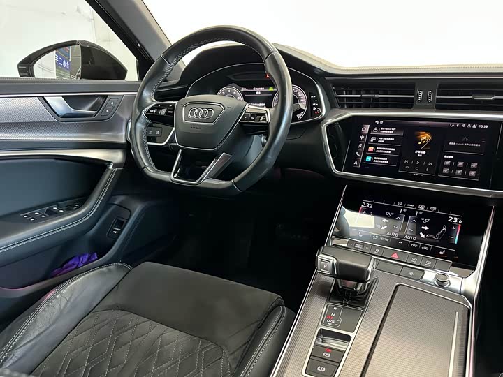 Фото 15 - Audi A6L