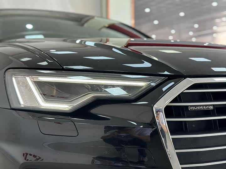 Фото 4 - Audi A6L