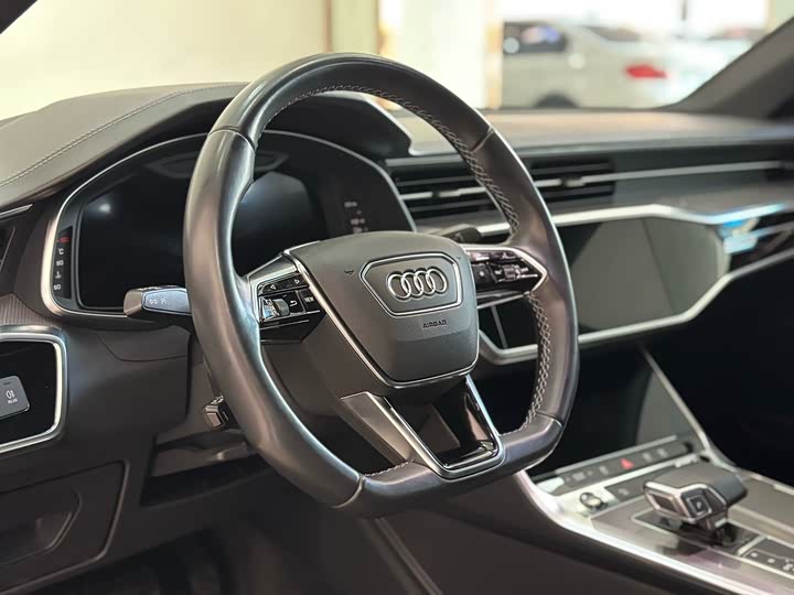 Фото 9 - Audi A6L