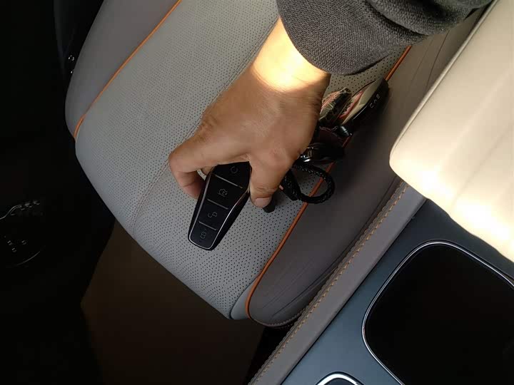 Фото 9 - BYD Yuan Plus