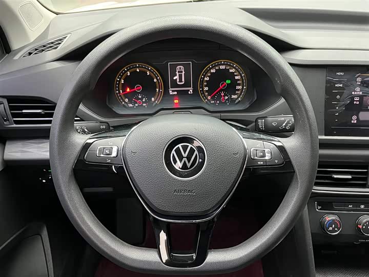 Фото 3 - Volkswagen Tharu