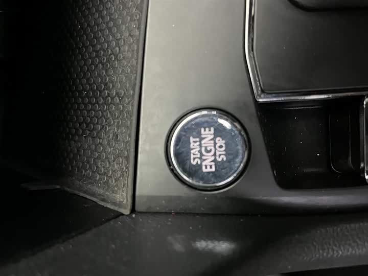 Фото 4 - Volkswagen Tharu