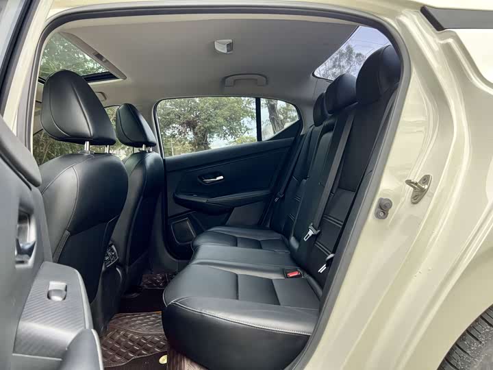 Фото 11 - Nissan Sylphy