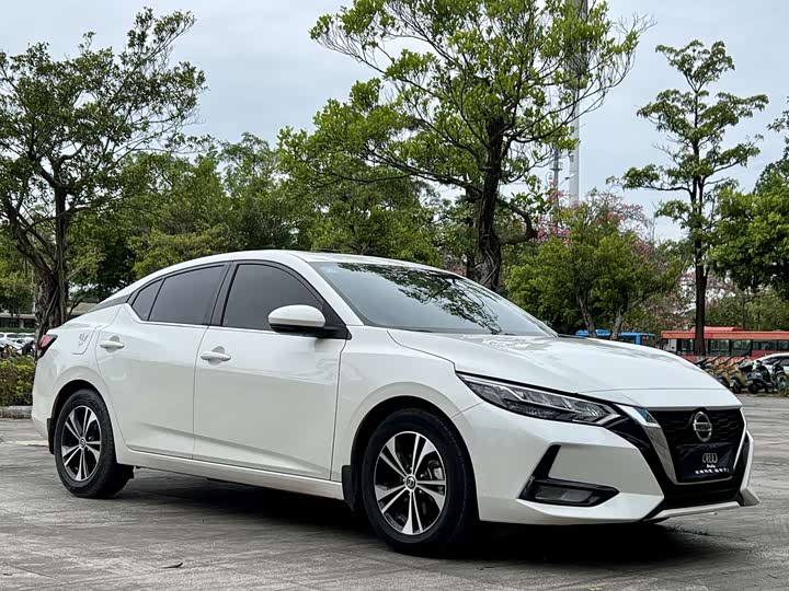 Фото 2 - Nissan Sylphy