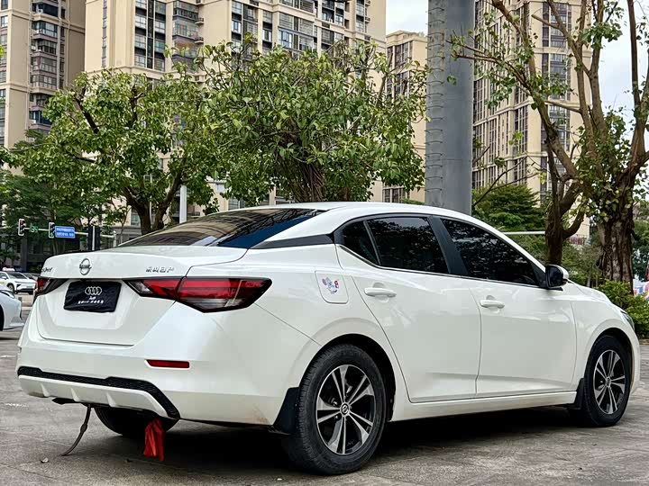 Фото 4 - Nissan Sylphy