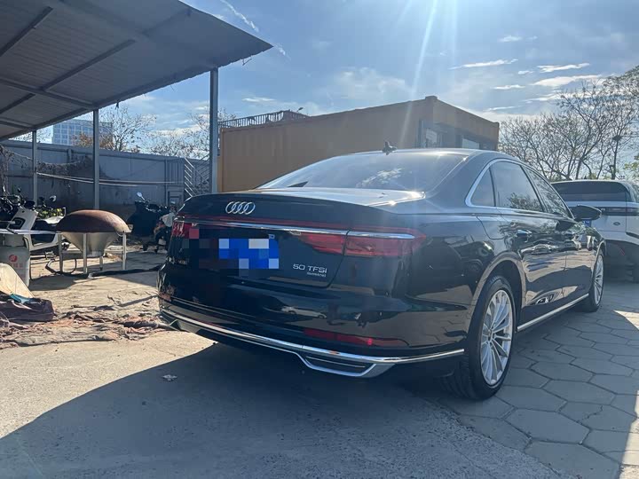 Фото 5 - Audi A8