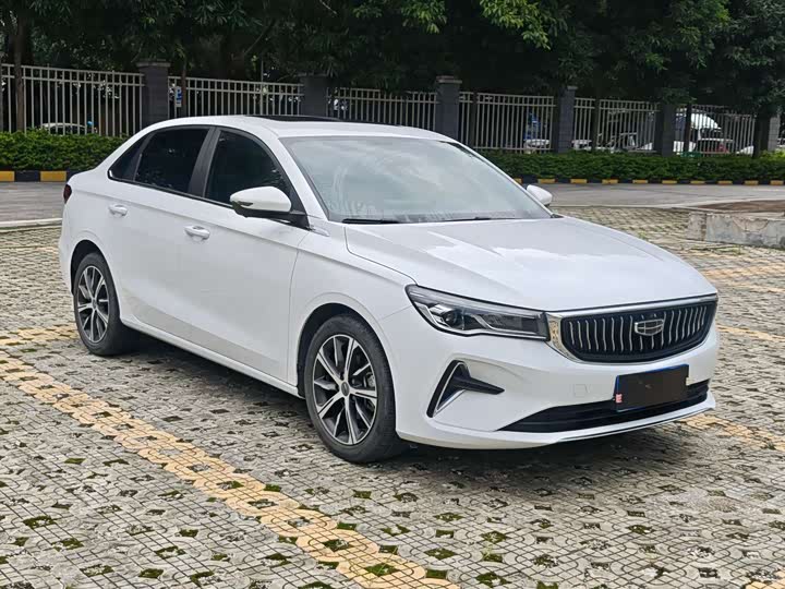 Фото 1 - Geely Emgrand