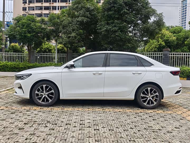 Фото 7 - Geely Emgrand