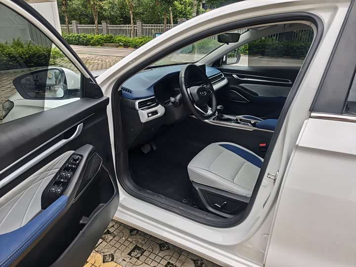 Фото 9 - Geely Emgrand