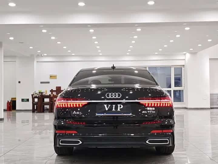 Фото 10 - Audi A6L