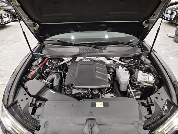 Фото 12 - Audi A6L