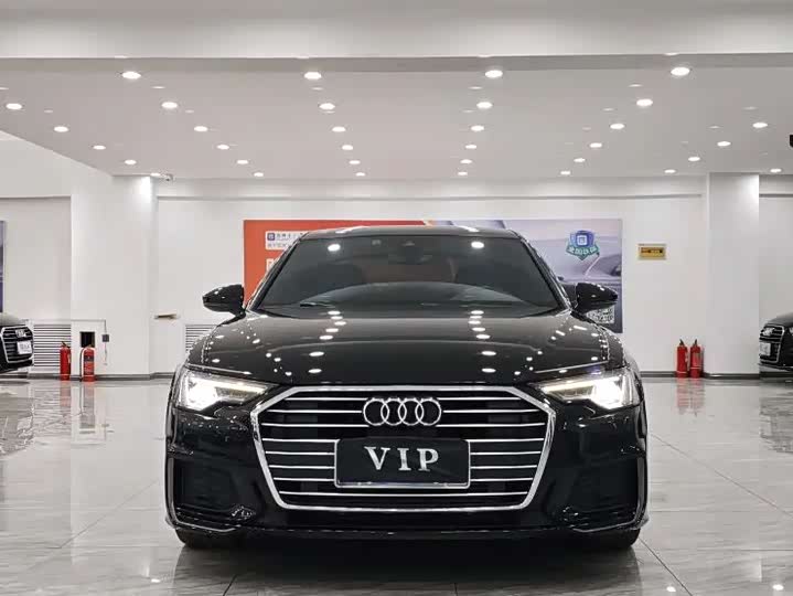 Фото 2 - Audi A6L