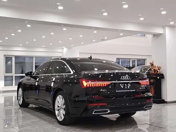 Фото 9 - Audi A6L