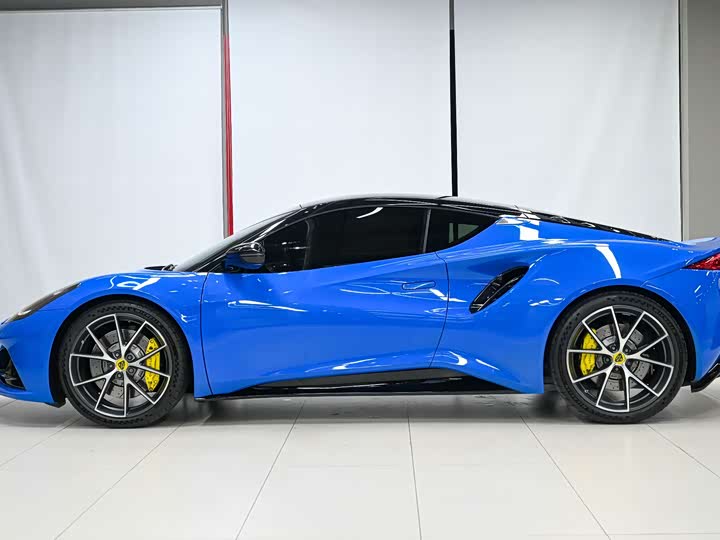 Фото 3 - Lotus Emira