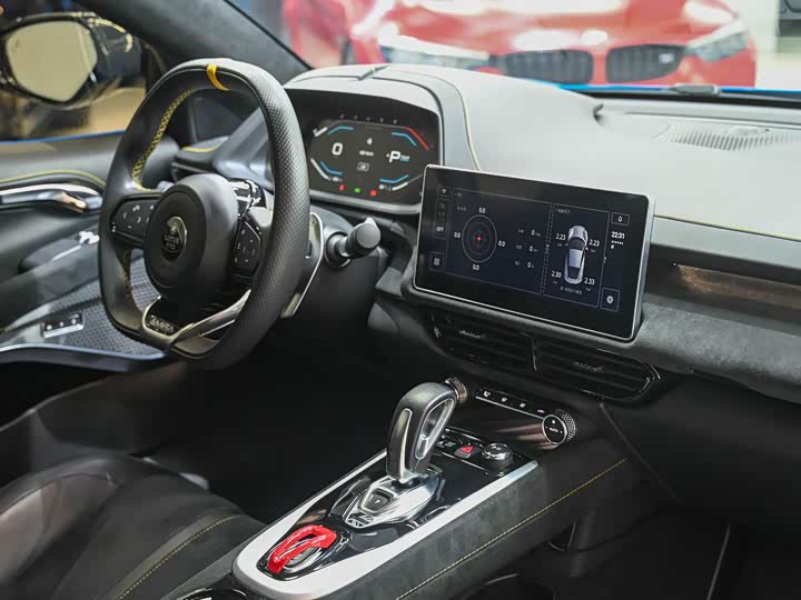 Фото 9 - Lotus Emira