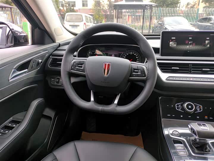 Фото 11 - Hongqi H5