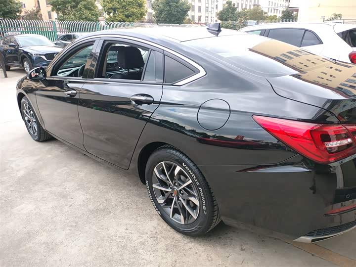 Фото 5 - Hongqi H5