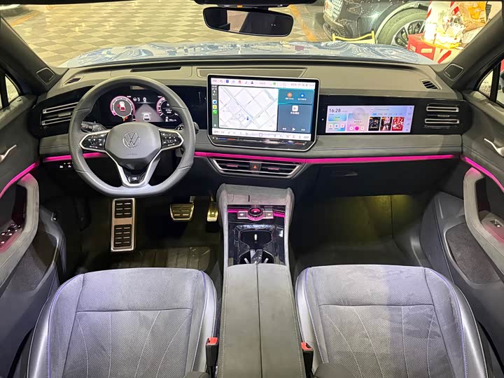 Фото 10 - Volkswagen Tiguan L Pro