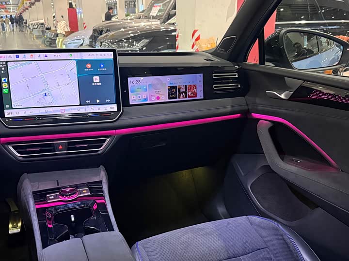 Фото 13 - Volkswagen Tiguan L Pro