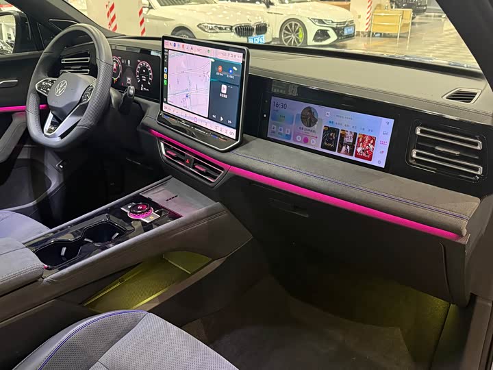 Фото 14 - Volkswagen Tiguan L Pro