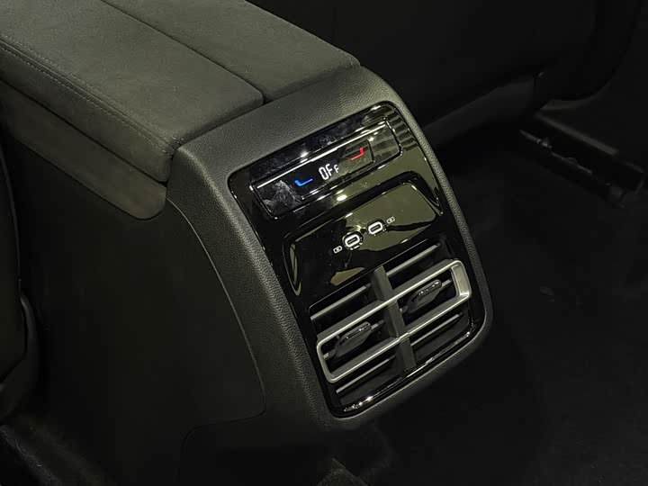 Фото 18 - Volkswagen Tiguan L Pro