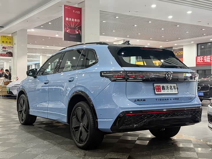 Фото 4 - Volkswagen Tiguan L Pro