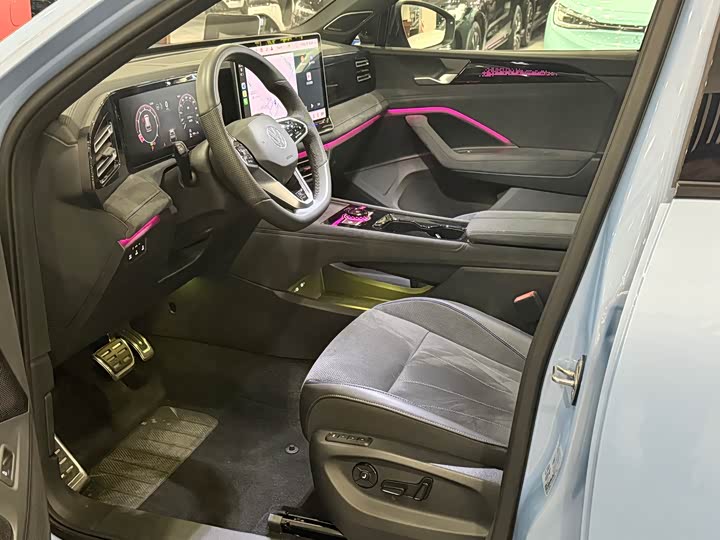 Фото 5 - Volkswagen Tiguan L Pro