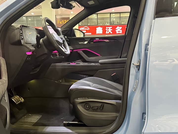 Фото 6 - Volkswagen Tiguan L Pro