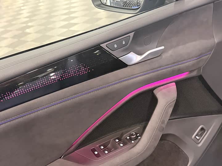 Фото 8 - Volkswagen Tiguan L Pro