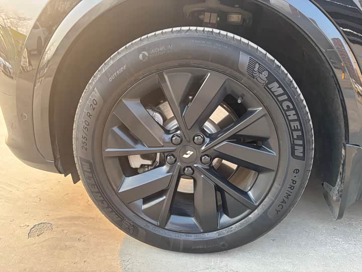 Фото 14 - LiXiang L7