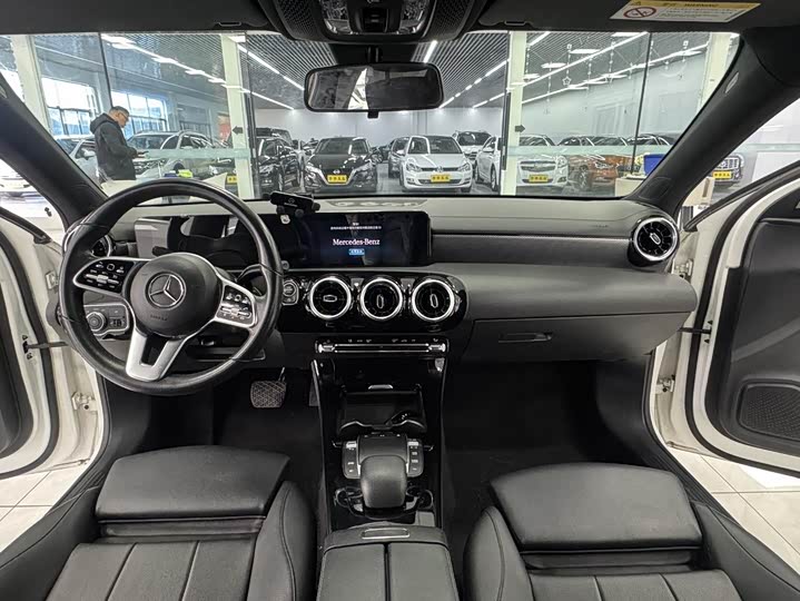 Фото 13 - Mercedes-Benz A-Class