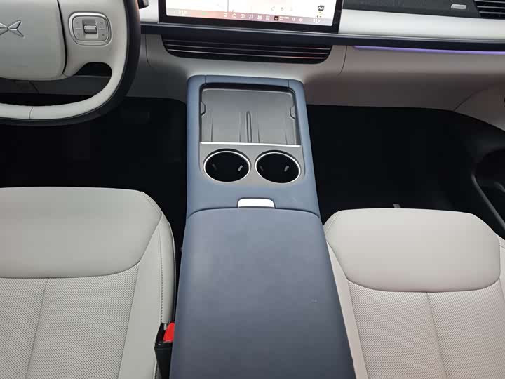 Фото 14 - XPeng G6