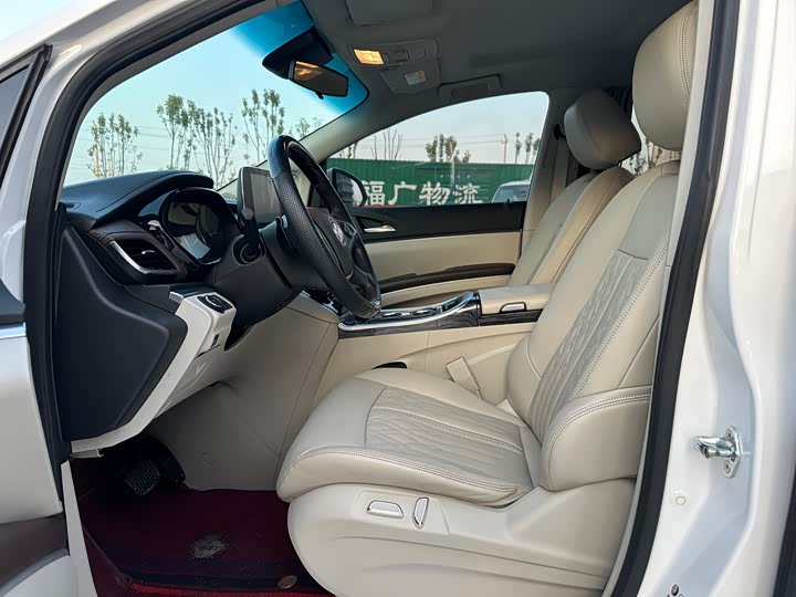 Фото 4 - Buick GL8 ES