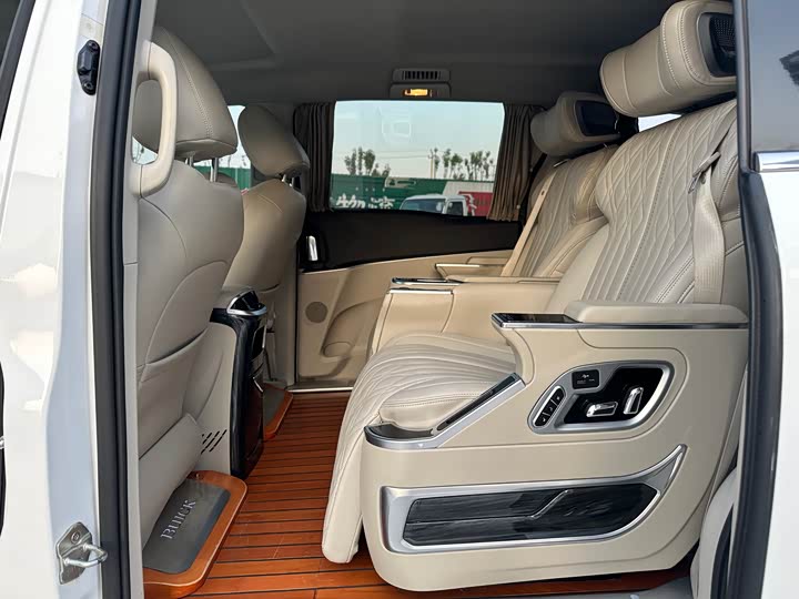 Фото 6 - Buick GL8 ES