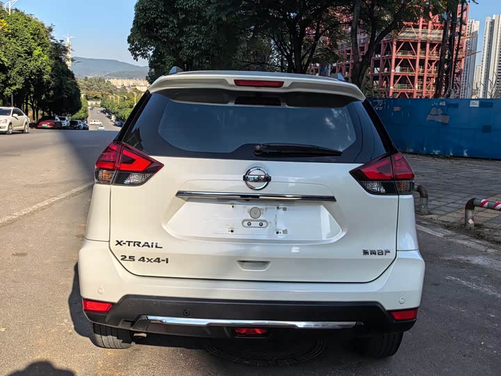 Фото 16 - Nissan X-Trail