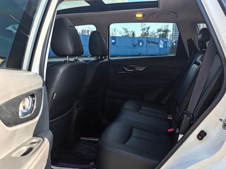 Фото 5 - Nissan X-Trail